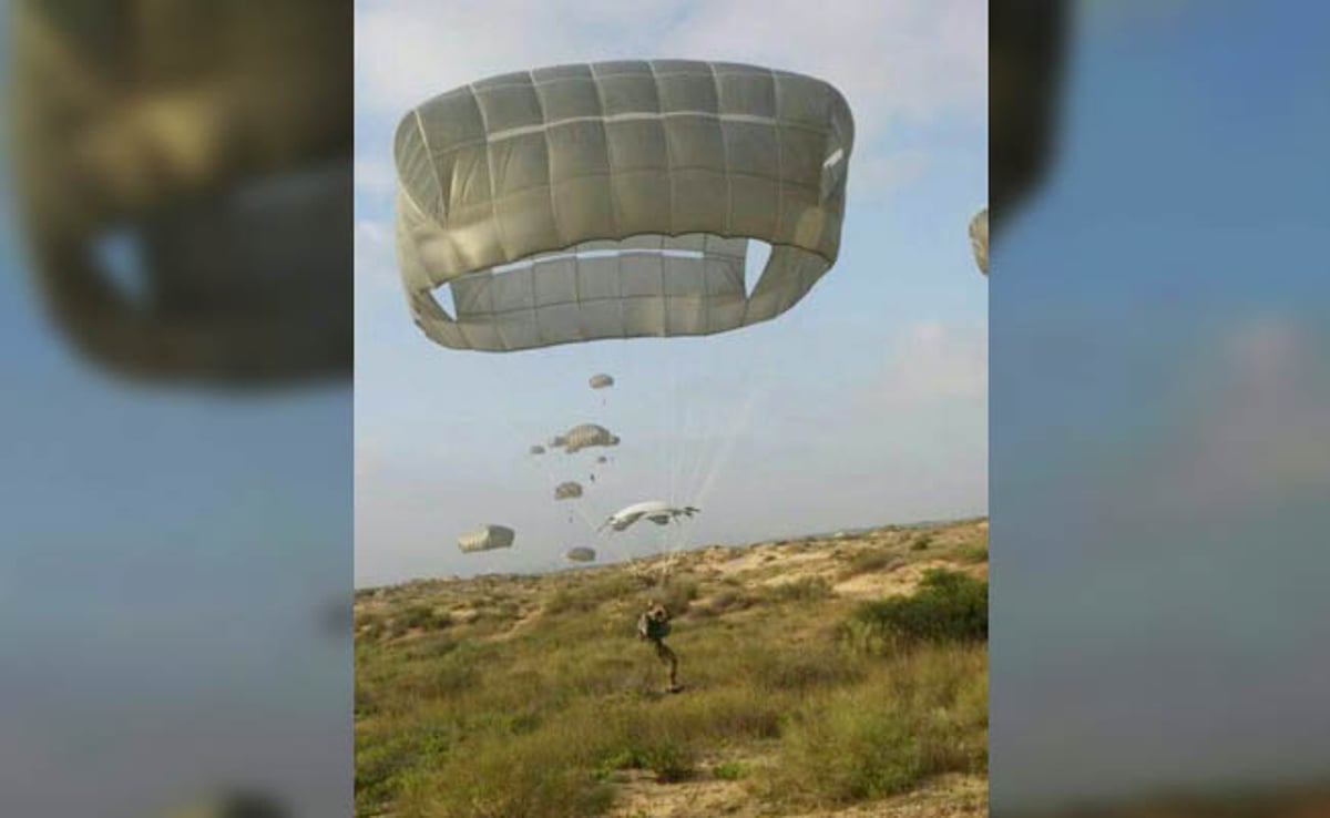 הפעם הראשונה: הצנחנים החרדים קפצו מהמטוס