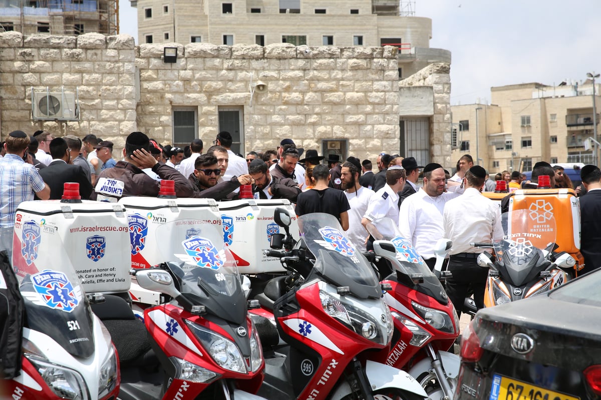 מאות ליוו למנוחות את מתנדב 'איחוד הצלה'  אפי גדסי ז"ל