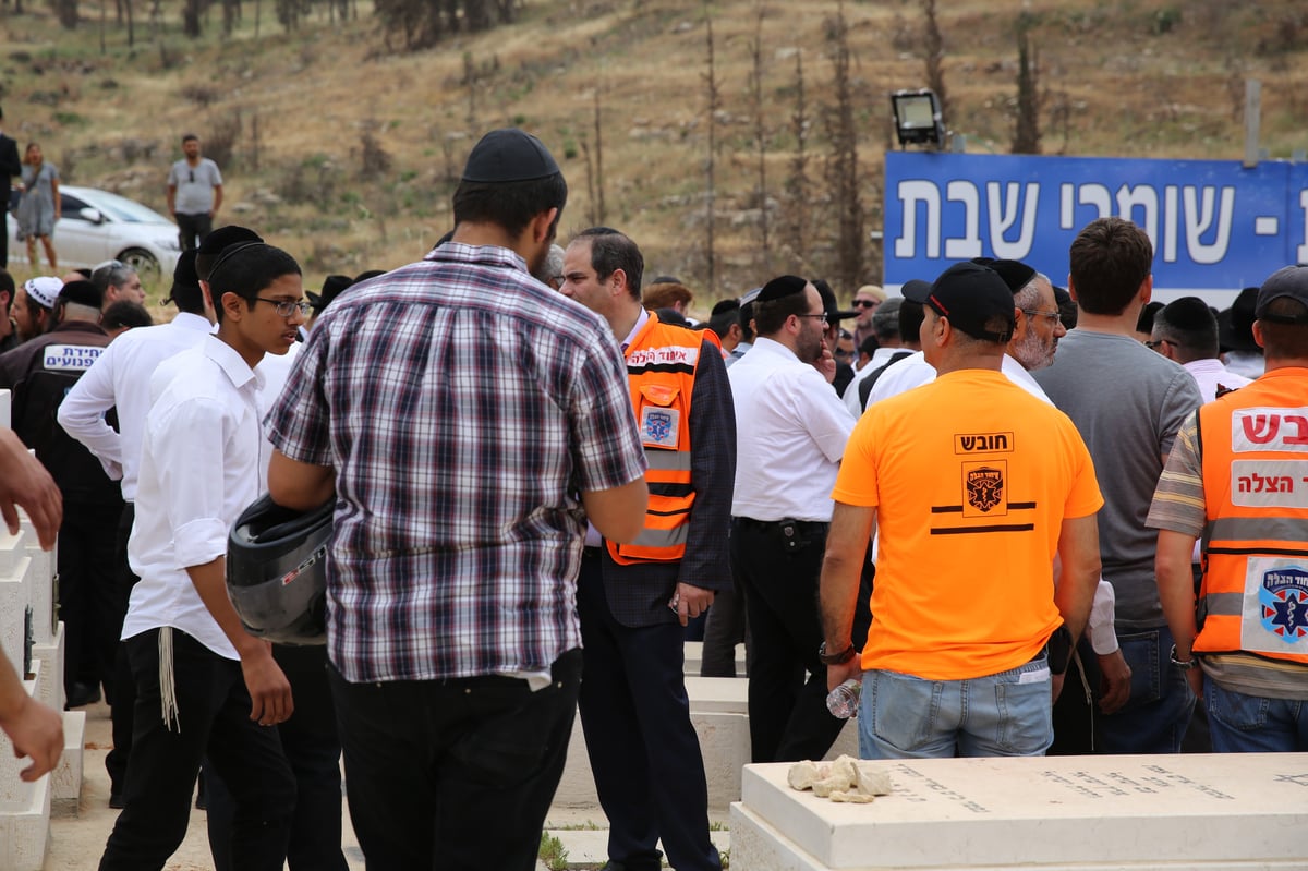 מאות ליוו למנוחות את מתנדב 'איחוד הצלה'  אפי גדסי ז"ל