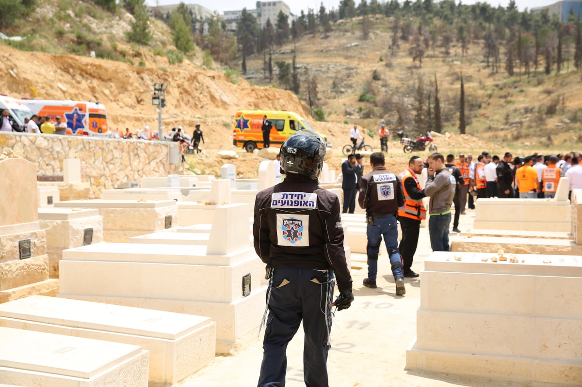 מאות ליוו למנוחות את מתנדב 'איחוד הצלה'  אפי גדסי ז"ל