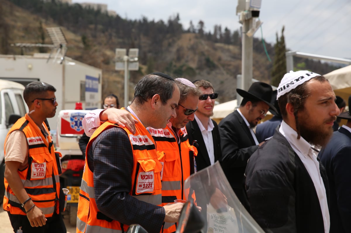 מאות ליוו למנוחות את מתנדב 'איחוד הצלה'  אפי גדסי ז"ל