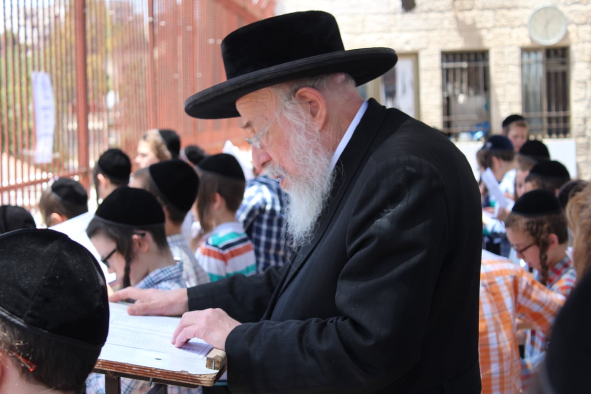 תפילת השל"ה מול מקום המקדש • תיעוד