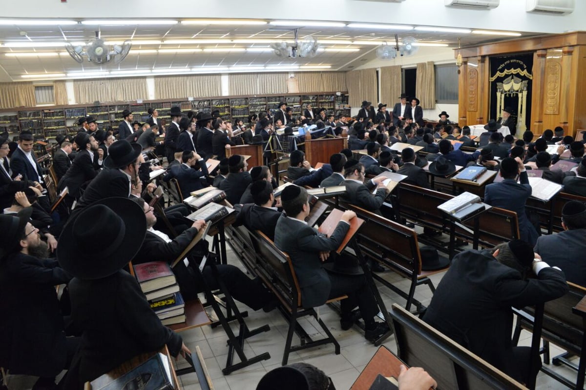 הגרי"ג אדלשטיין מסר שיחת חיזוק ב'קרית מלך'