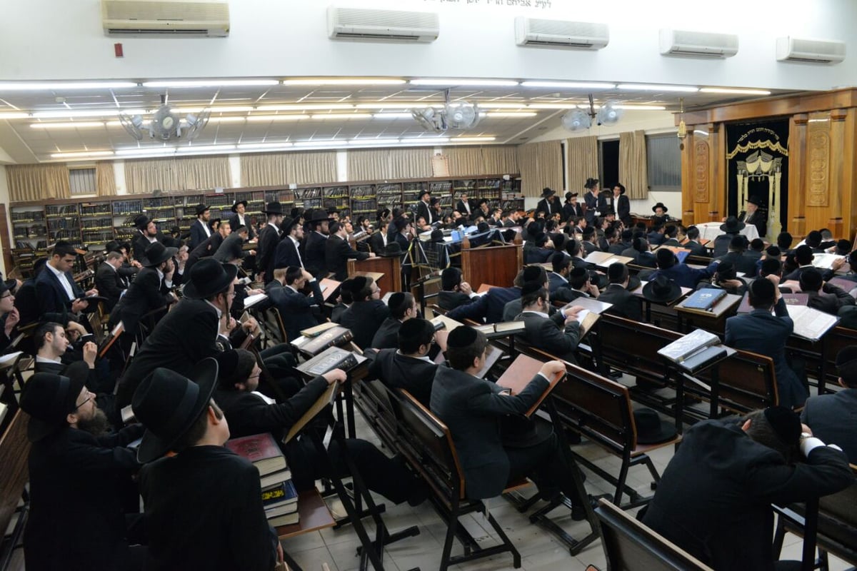 הגרי"ג אדלשטיין מסר שיחת חיזוק ב'קרית מלך'