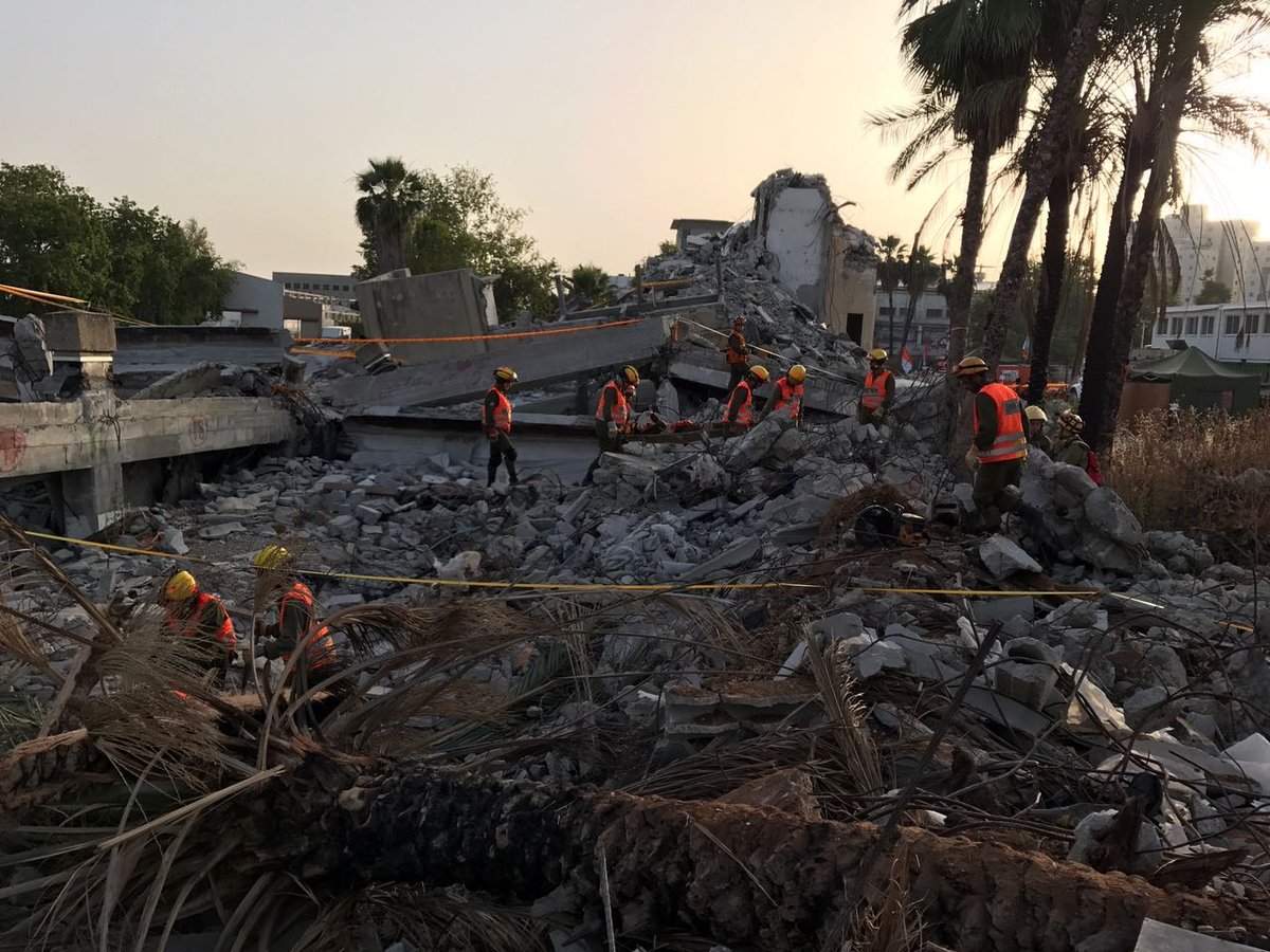 ממצלמת הלוחם: חילוץ לכודים מהריסות מבנה