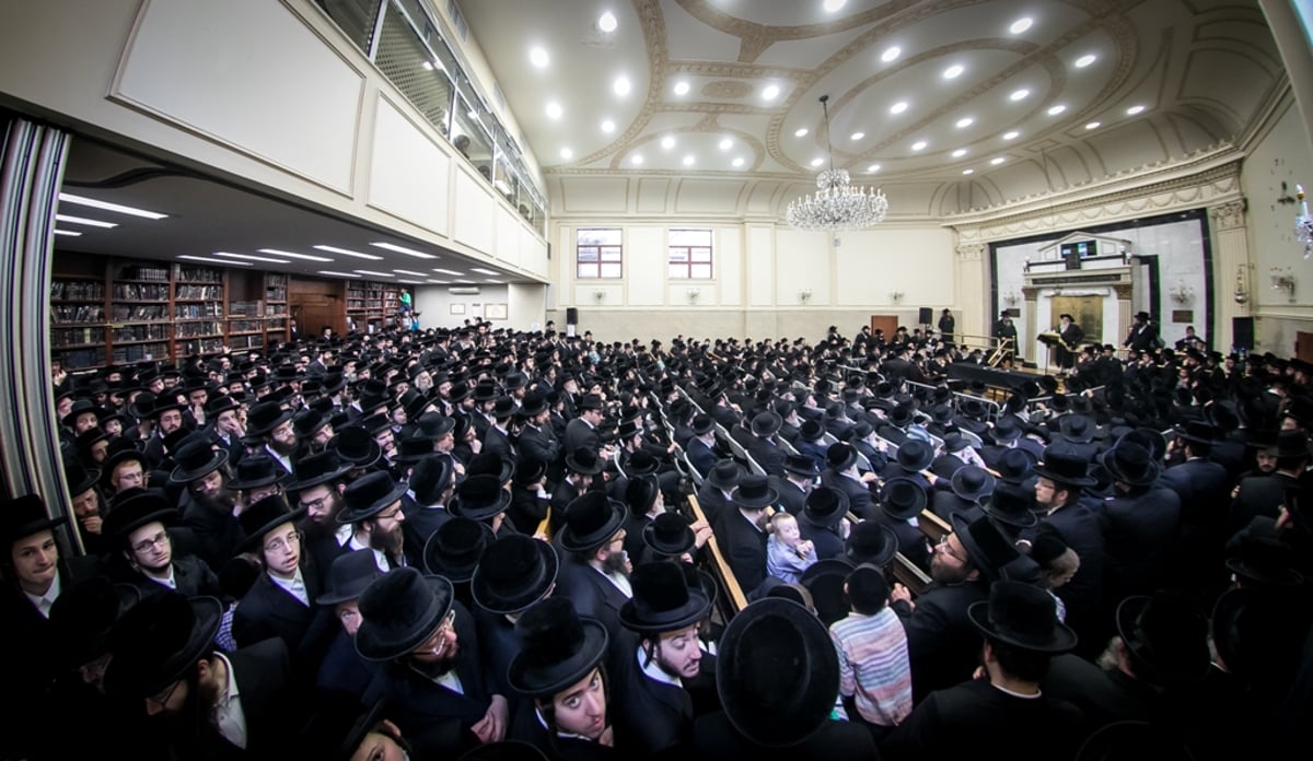 מסע הלווית הגאון רבי אפרים פישל הרשקוביץ זצ"ל