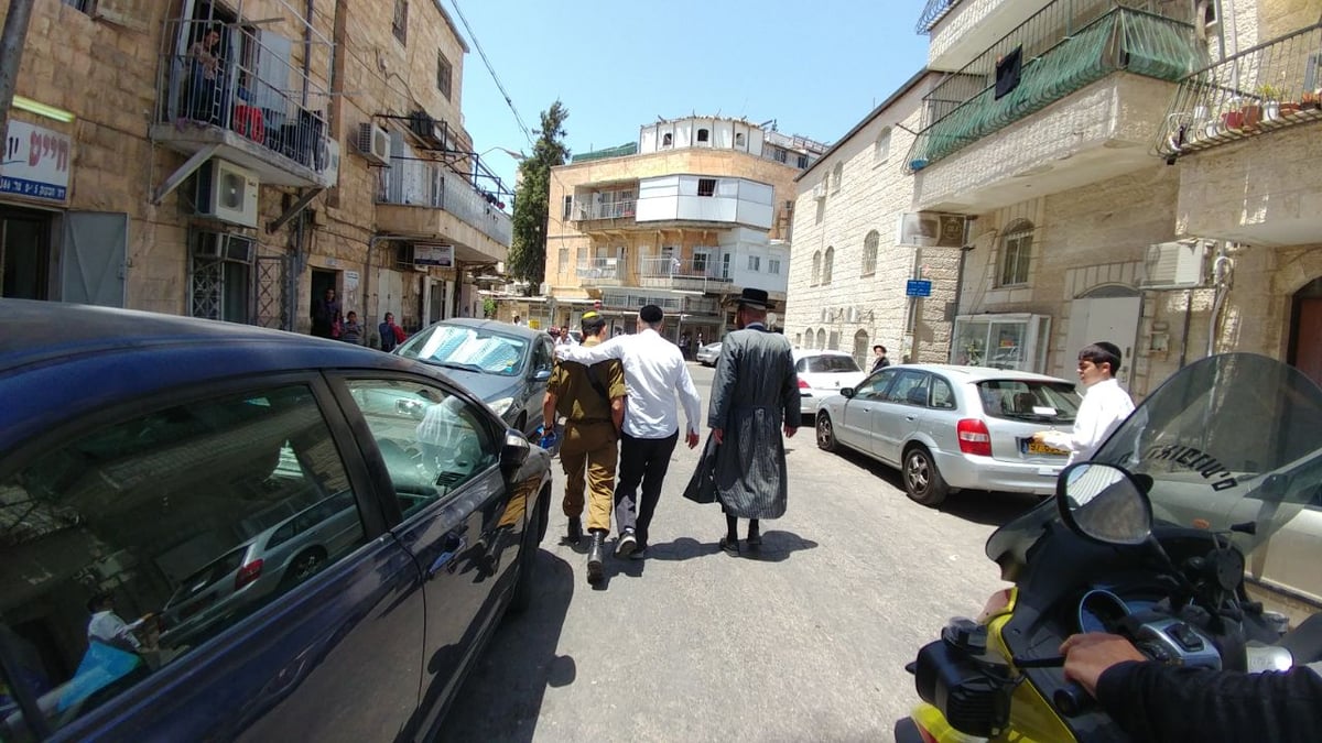 חייל הותקף בשכונת מאה שערים וחולץ על-ידי אזרחים • צפו