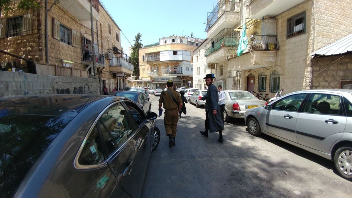 חייל הותקף בשכונת מאה שערים וחולץ על-ידי אזרחים • צפו