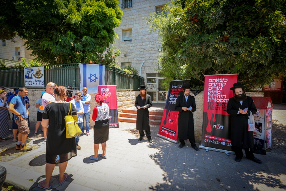 הנטורי קרתא קיבלו תגבורת מפתיעה: עורך הדין האקטיביסט. צפו