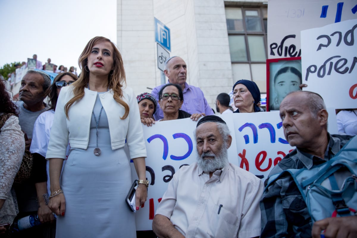 אלפים הפגינו: "לפתוח תיקי אימוץ של ילדי תימן"