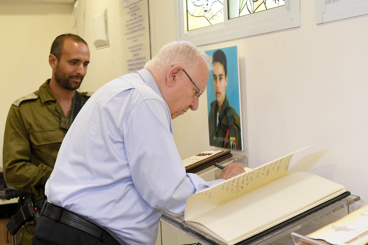 צפו: הנשיא ריבלין הצדיע לחיילים החרדים