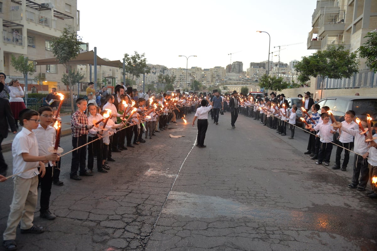 הכנסת ס"ת לביהמ"ד אונגוואר מודיעין עילית. תיעוד