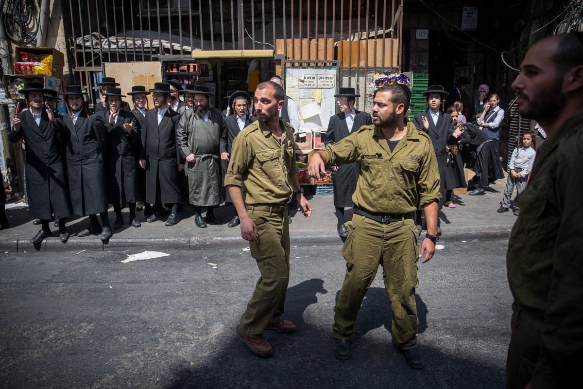 גלריה: כך פועלים ה"מסתחרדים" בשכונת מאה שערים