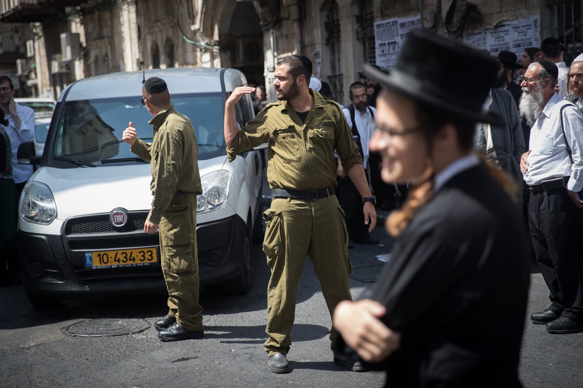 גלריה: כך פועלים ה"מסתחרדים" בשכונת מאה שערים