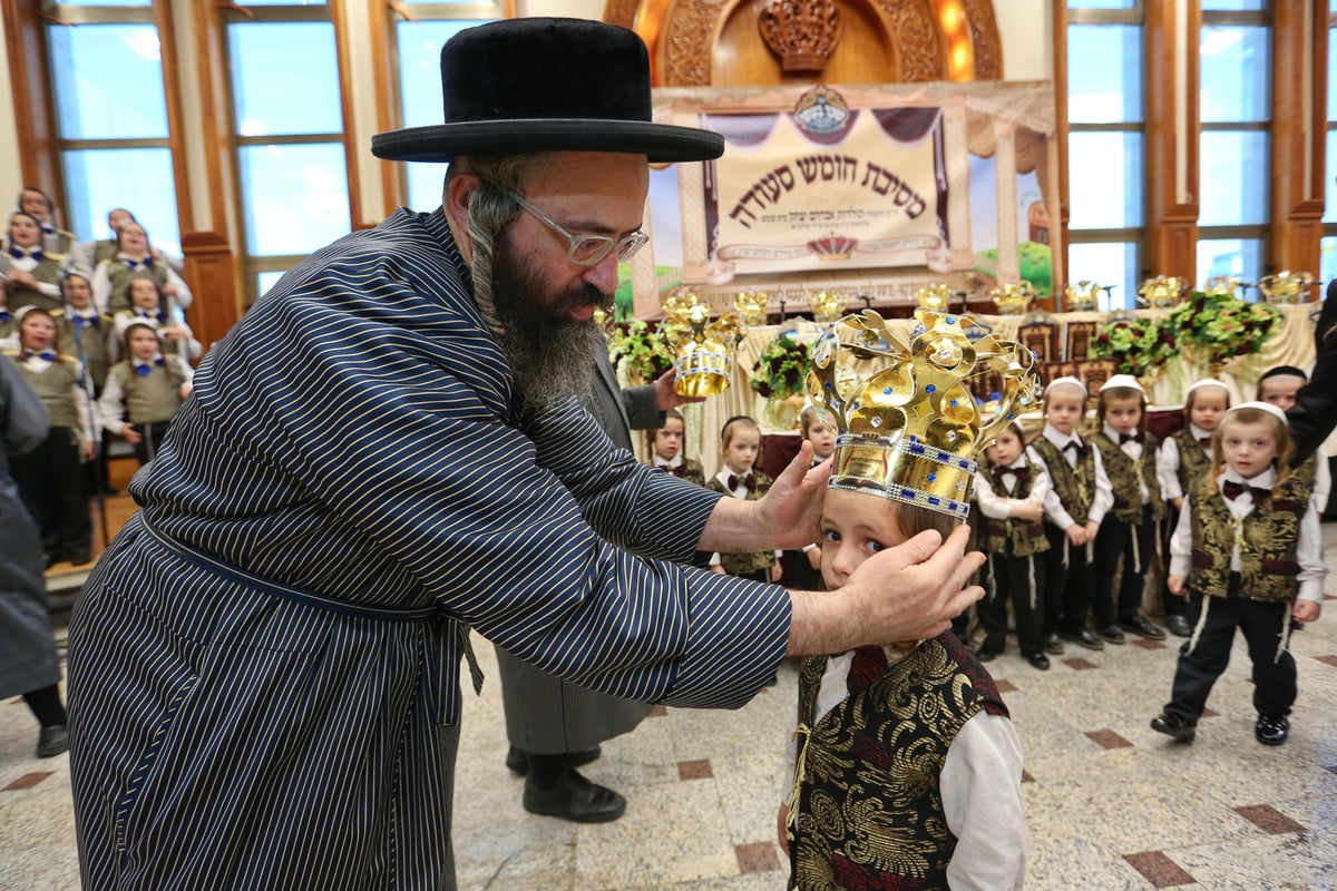 מסיבת חומש בחיידר תולדות אברהם יצחק • צפו