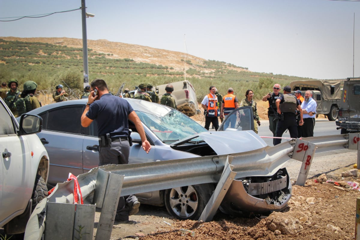 פיגוע דריסה: חייל נפצע קל מעמוד תאורה שנפל מרכב המחבל