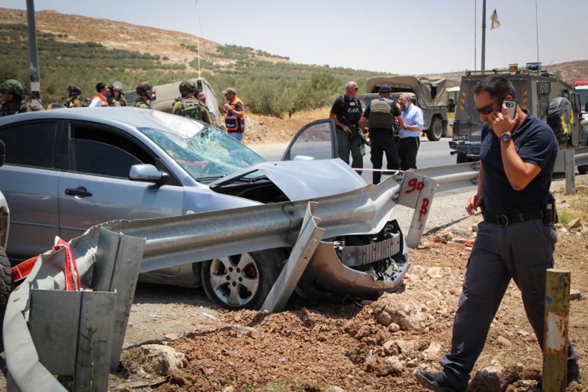 פיגוע דריסה: חייל נפצע קל מעמוד תאורה שנפל מרכב המחבל