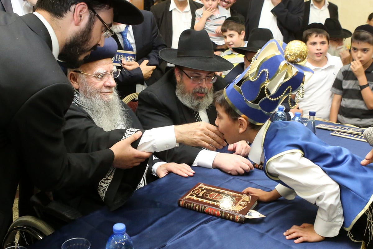 בני האברכים חגגו לראשונה מסיבת חומש • צפו