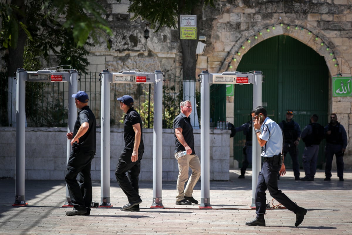 עמדות הבידוק החדשות באחת הכניסות למתחם ההר