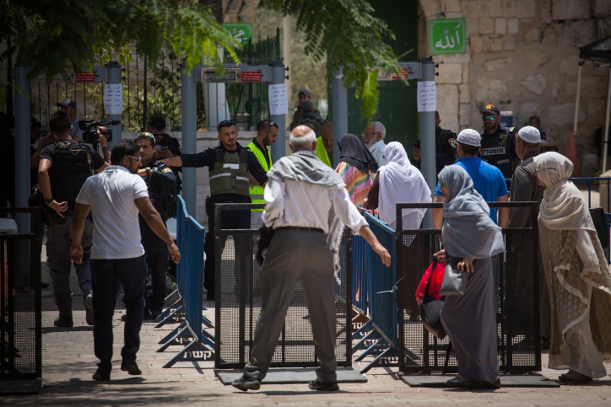 מוסלמים מאיימים בכניסה להר הבית: "צבא מוחמד מוכן"