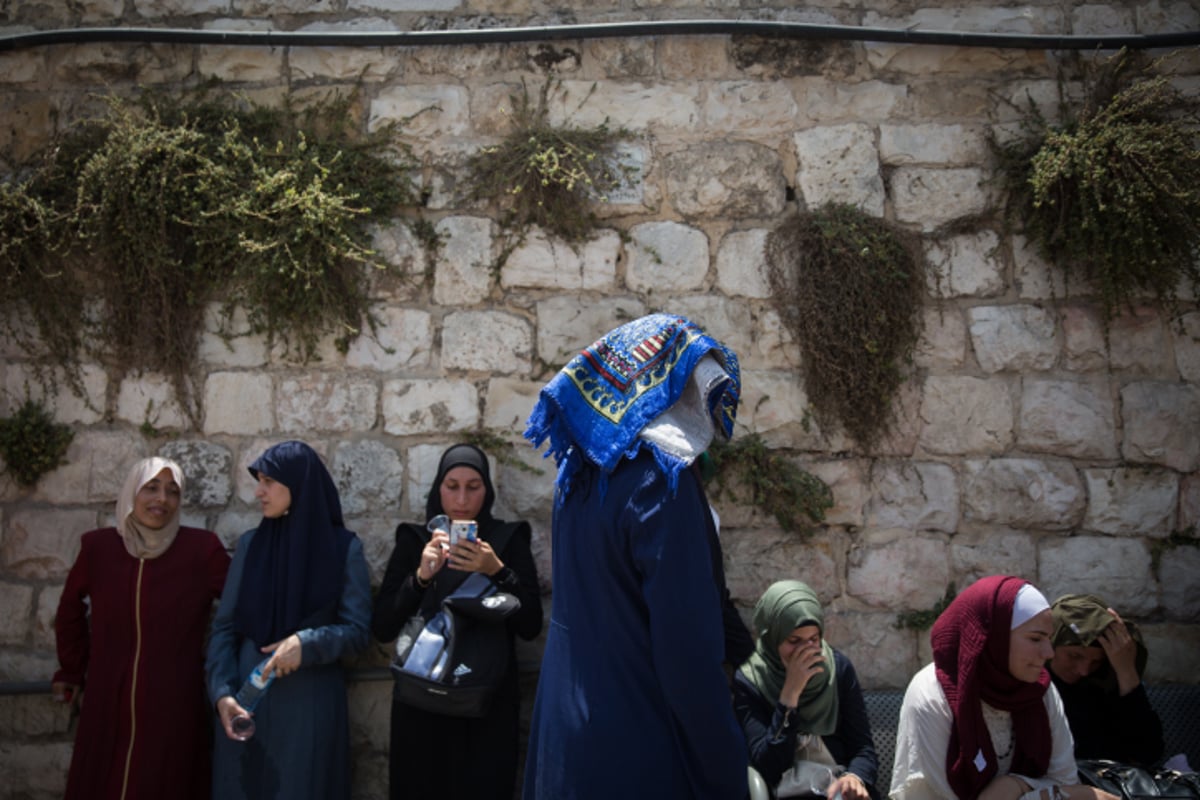 מוסלמים מאיימים בכניסה להר הבית: "צבא מוחמד מוכן"