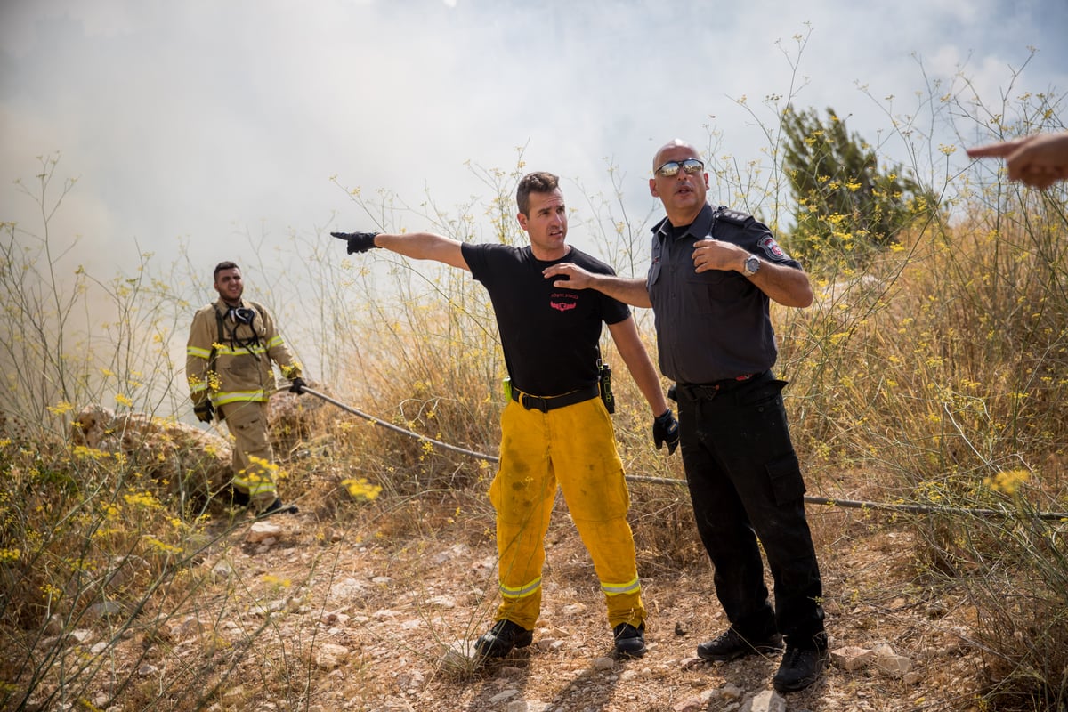 צפו בגלריה: שריפת הענק בפאתי רוממה