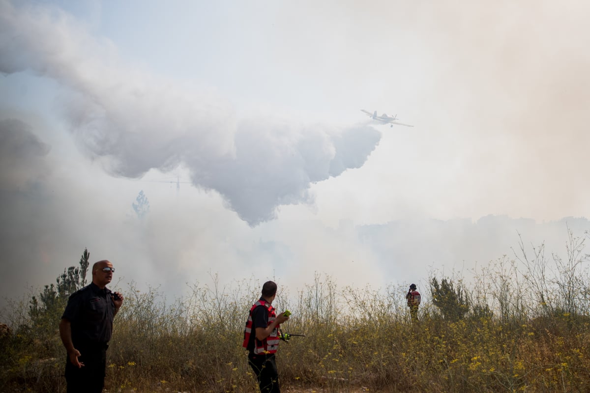 צפו בגלריה: שריפת הענק בפאתי רוממה