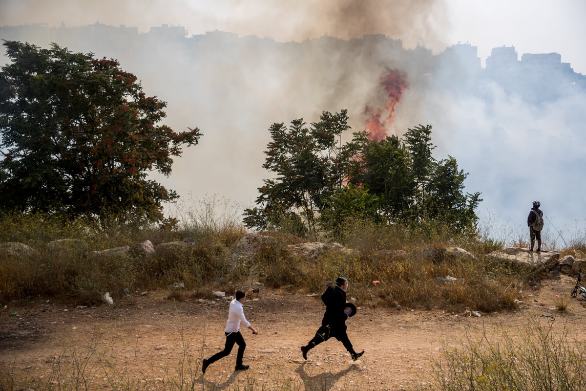 צפו בגלריה: שריפת הענק בפאתי רוממה