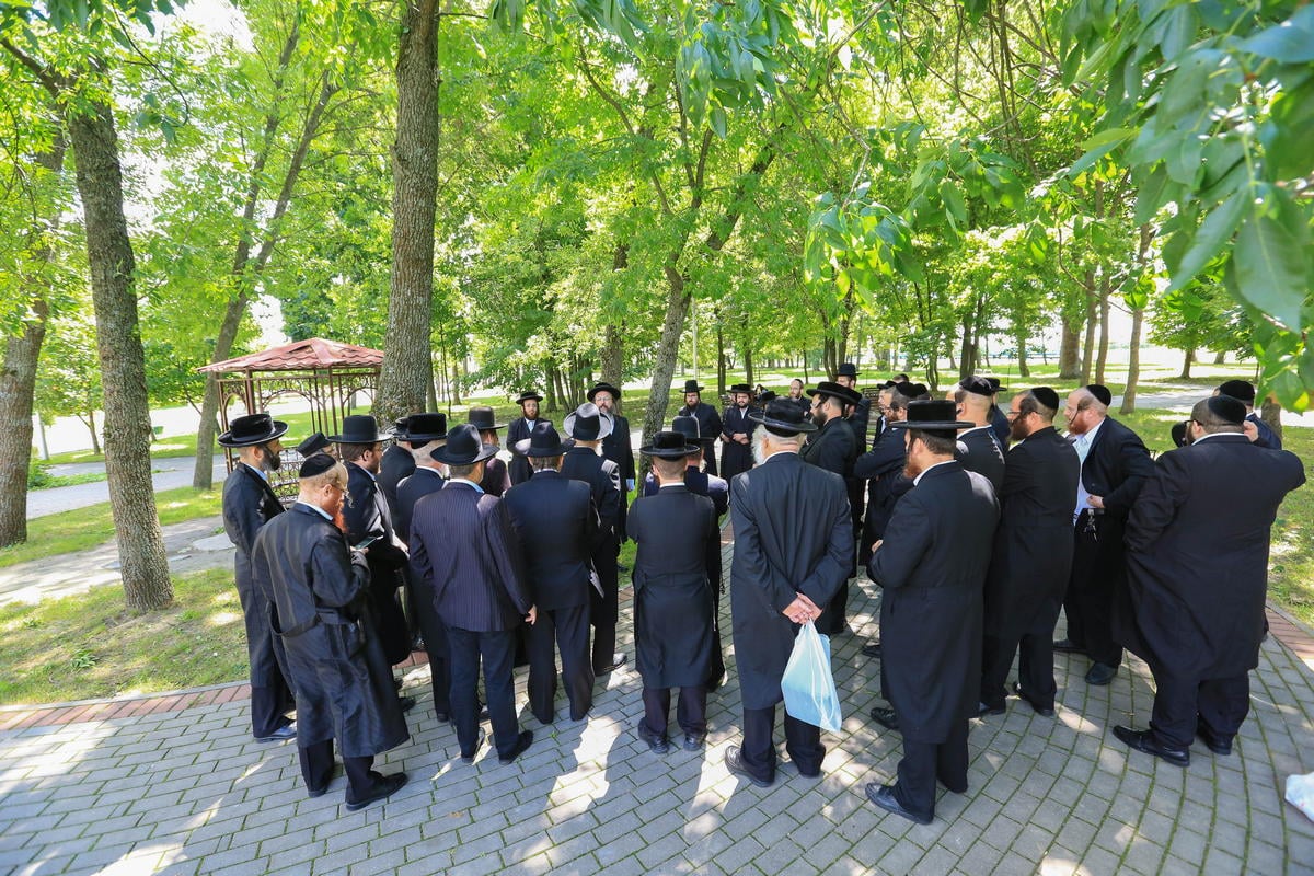 חסידות קרלין במסע מרגש במיוחד בארבע מדינות