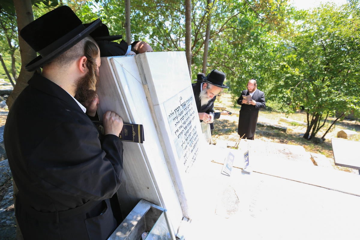 חסידות קרלין במסע מרגש במיוחד בארבע מדינות