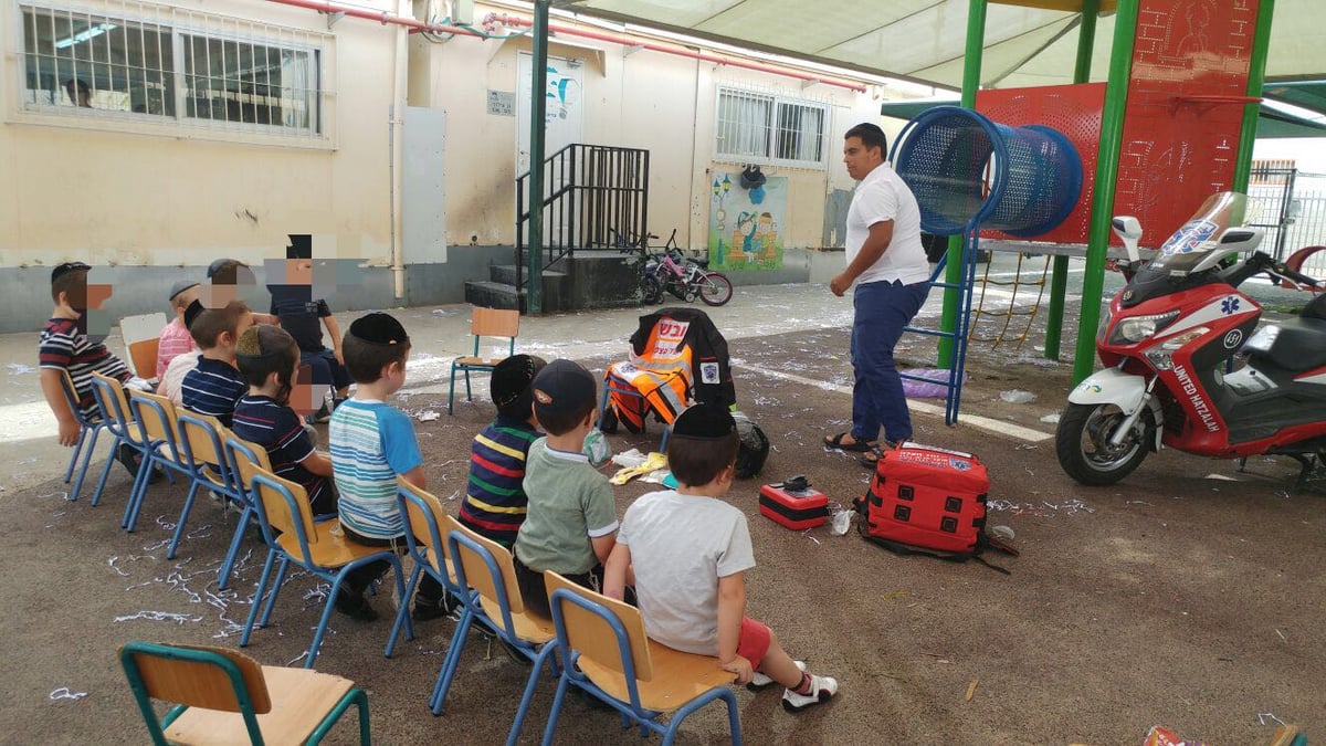 מתנדבי "איחוד הצלה" הדריכו ב-40 גני חינוך מיוחד בב"ב בנושא זהירות בדרכים