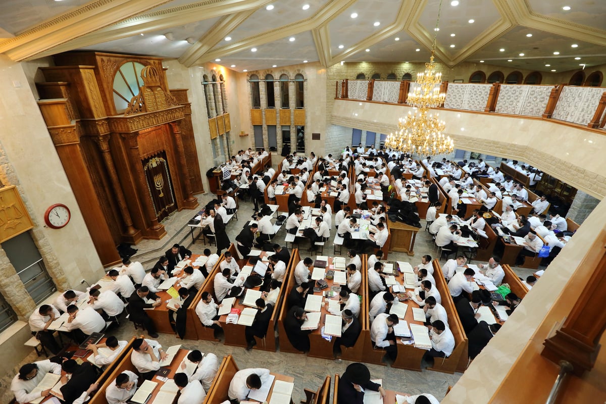 אלפים זעקו לישועה במעמד התפילה המסוגל שע"י "רינה של תורה" בעמוקה