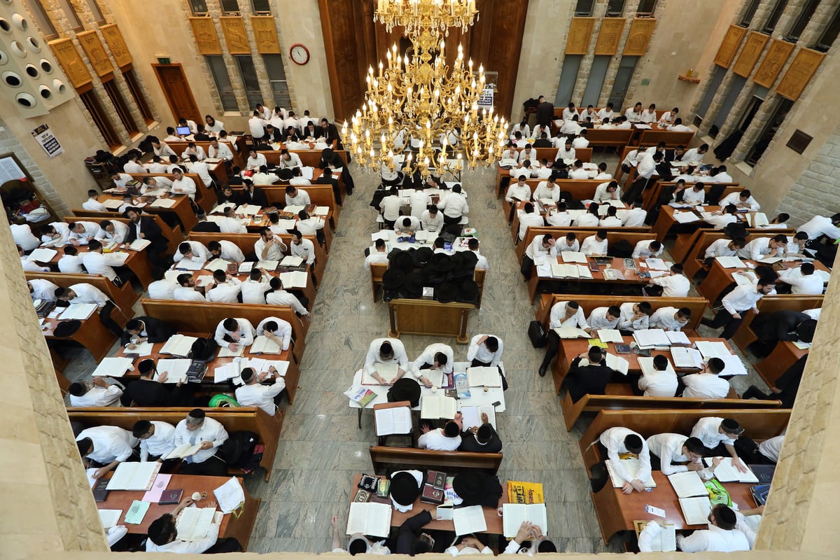 אלפים זעקו לישועה במעמד התפילה המסוגל שע"י "רינה של תורה" בעמוקה