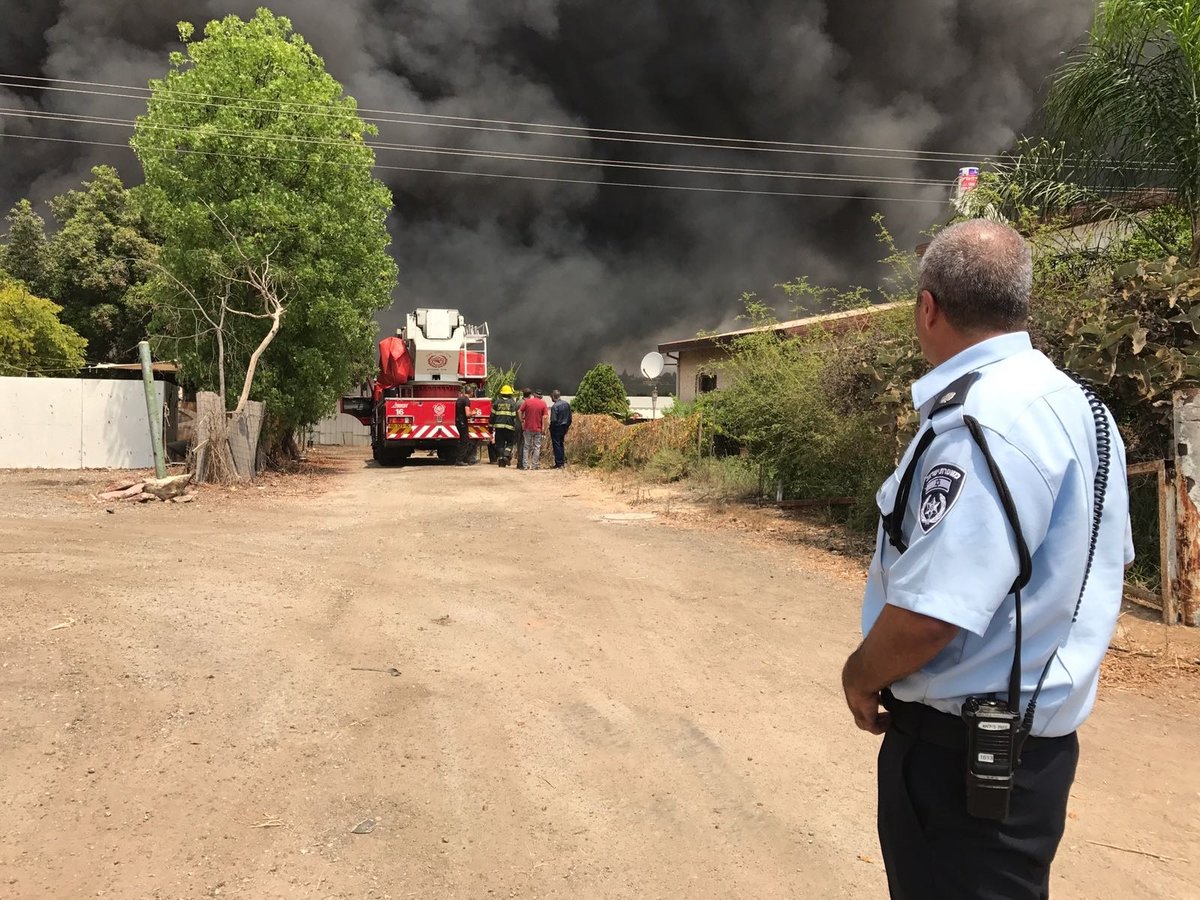 שריפת  ענק במחסן מזרונים במושב ביצרון