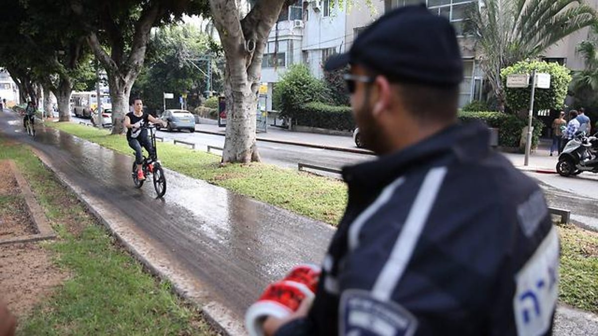 תל אביב: צעירה החליקה מקורקינט חשמלי ונפצעה קשה