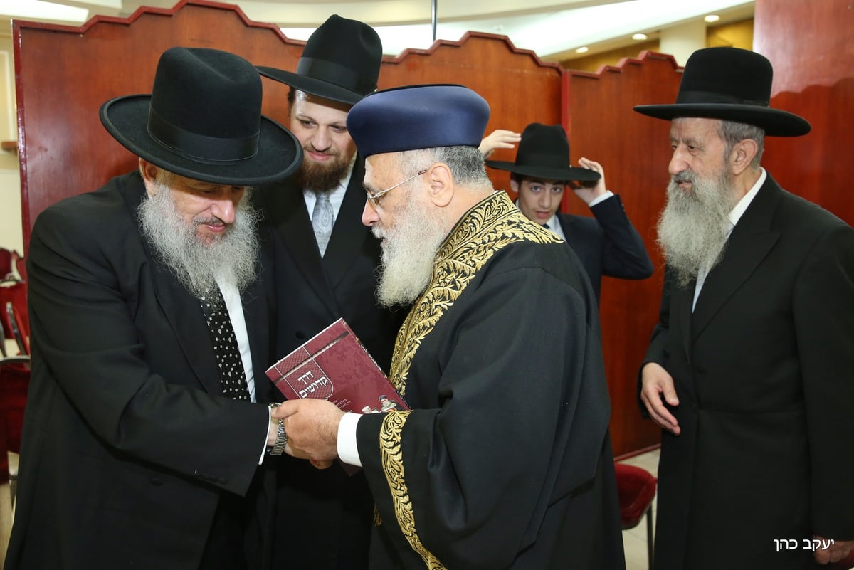 תיעוד: שמחת בר המצווה לנין מרן הגר"ע יוסף