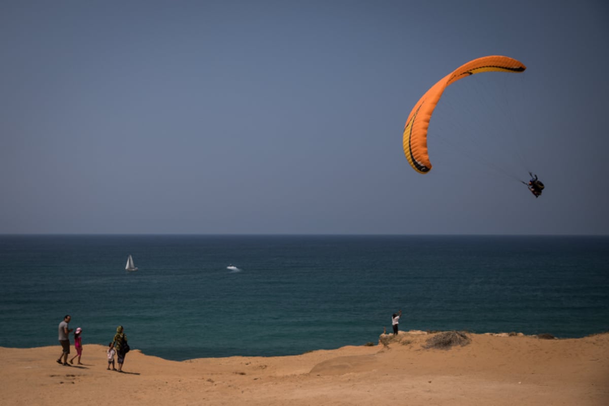 חוף געש, גלשנים ואפלוניה: סיור מהאוויר