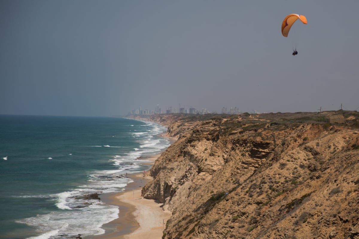 חוף געש, גלשנים ואפלוניה: סיור מהאוויר