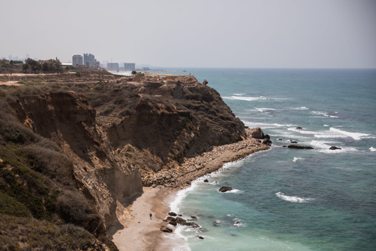 חוף געש, גלשנים ואפלוניה: סיור מהאוויר