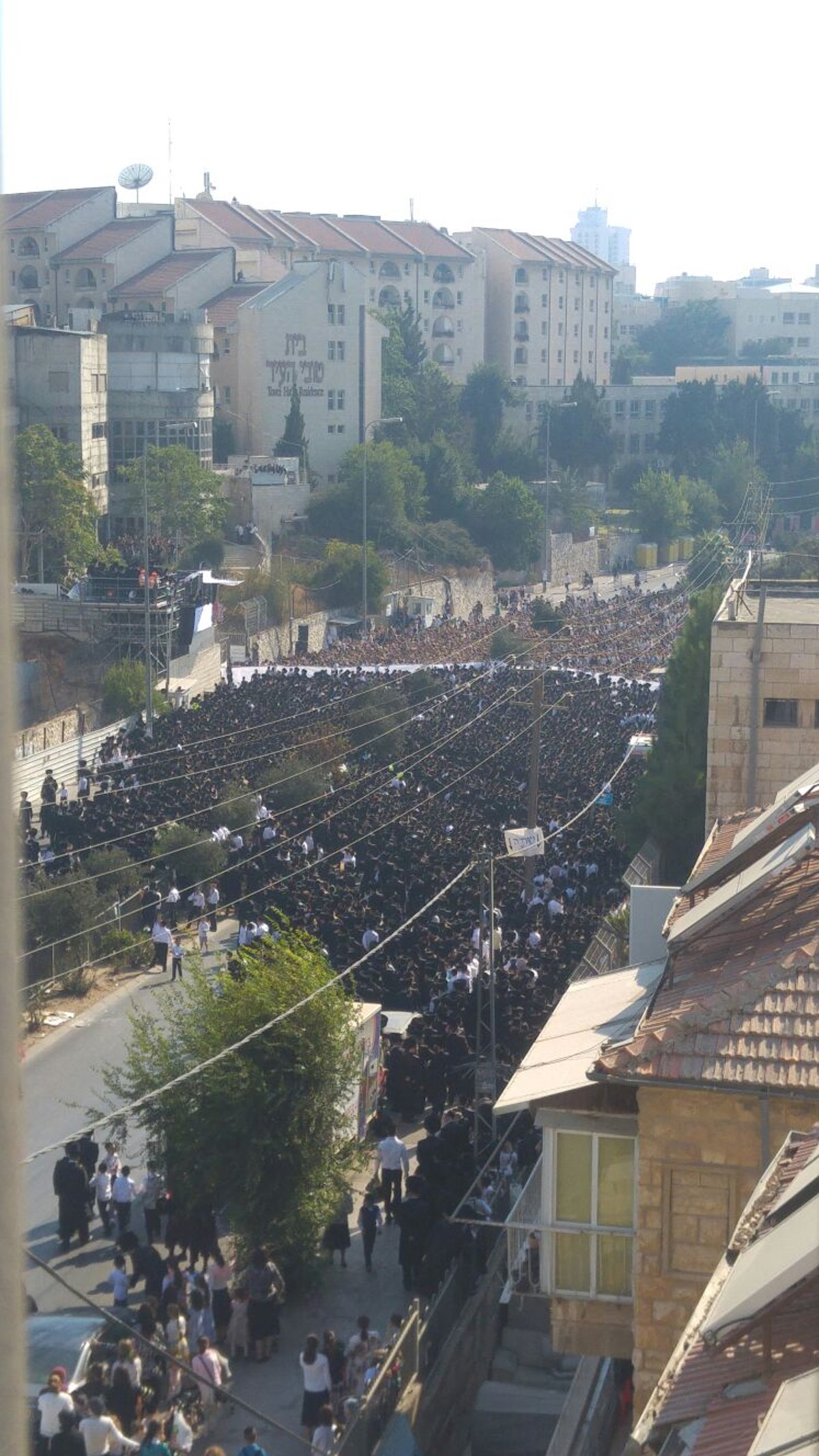 בנוכחות רבבות חסידים: נכדו של הרבי מגור התחתן