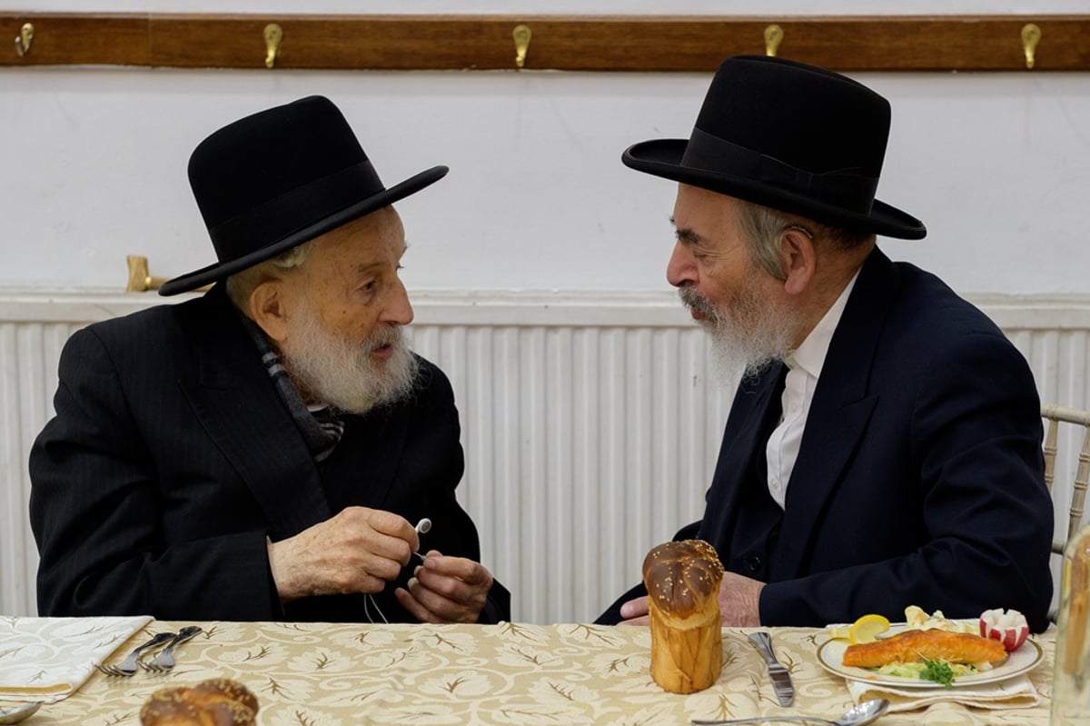 מעמדי סיום מסכת פסחים בסאטמר • תיעוד