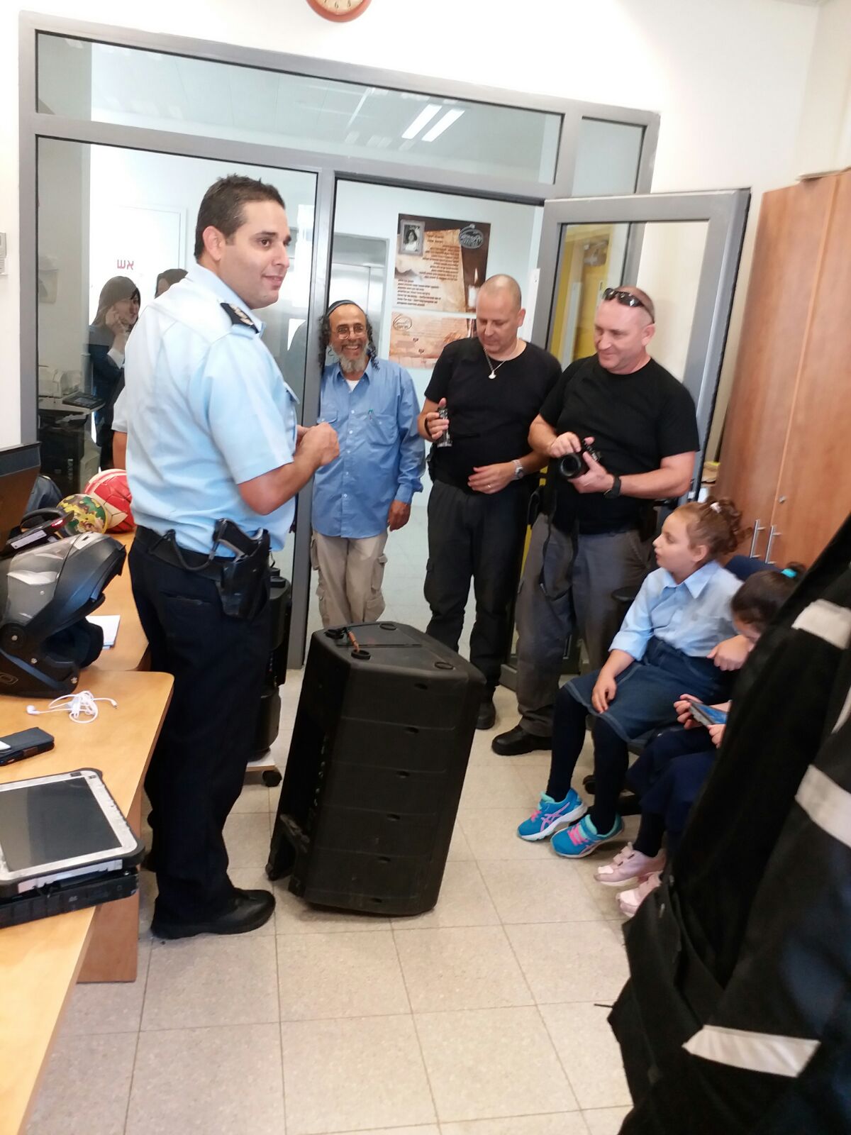 צפו: התלמידות קיבלו את המחשבים שנגנבו מהן