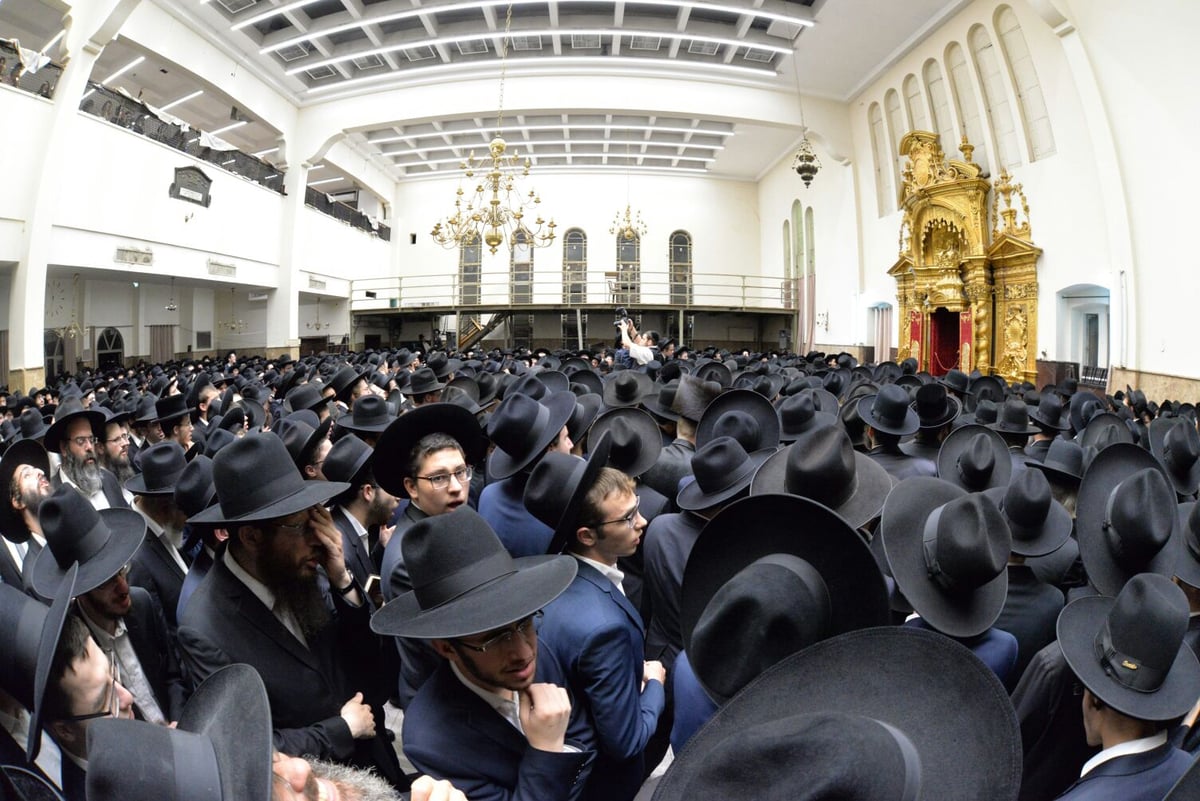 מסע הלווית  המשגיח הגר"א גינזבורג זצ"ל