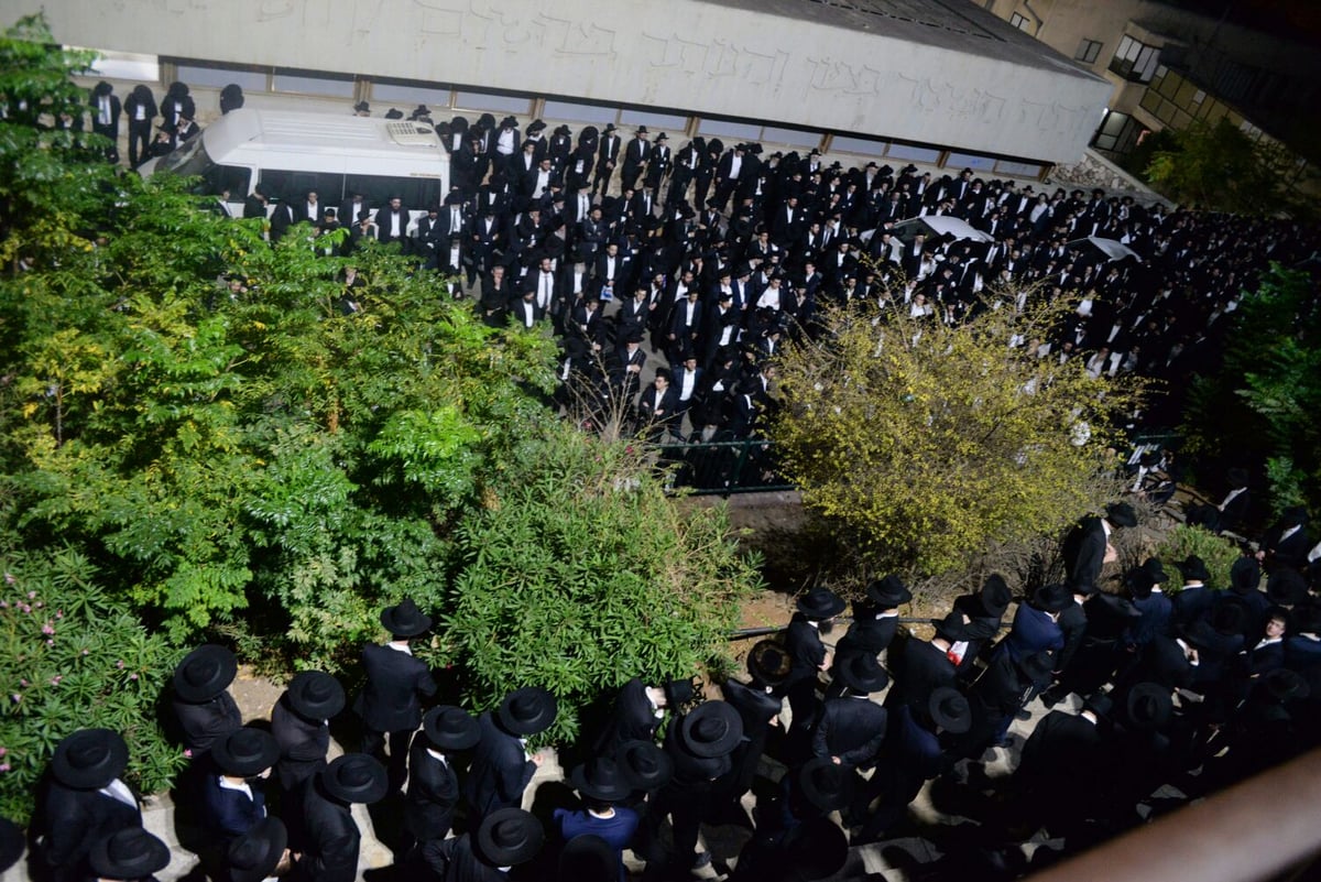 מסע הלווית  המשגיח הגר"א גינזבורג זצ"ל