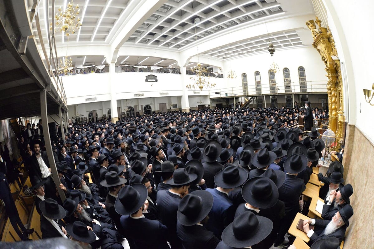 מסע הלווית  המשגיח הגר"א גינזבורג זצ"ל