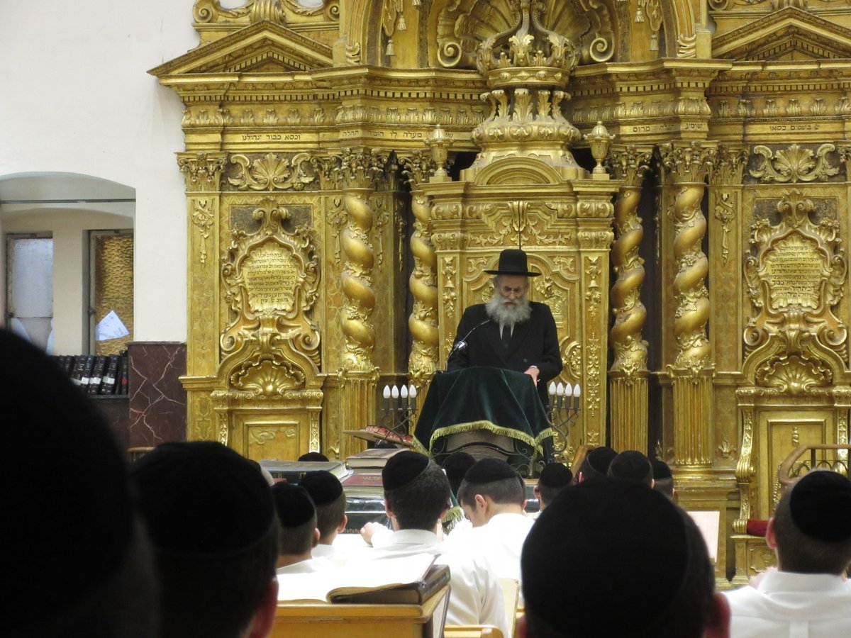 יום השנה המ"ח לפטירת הרב מפוניבז' • צפו