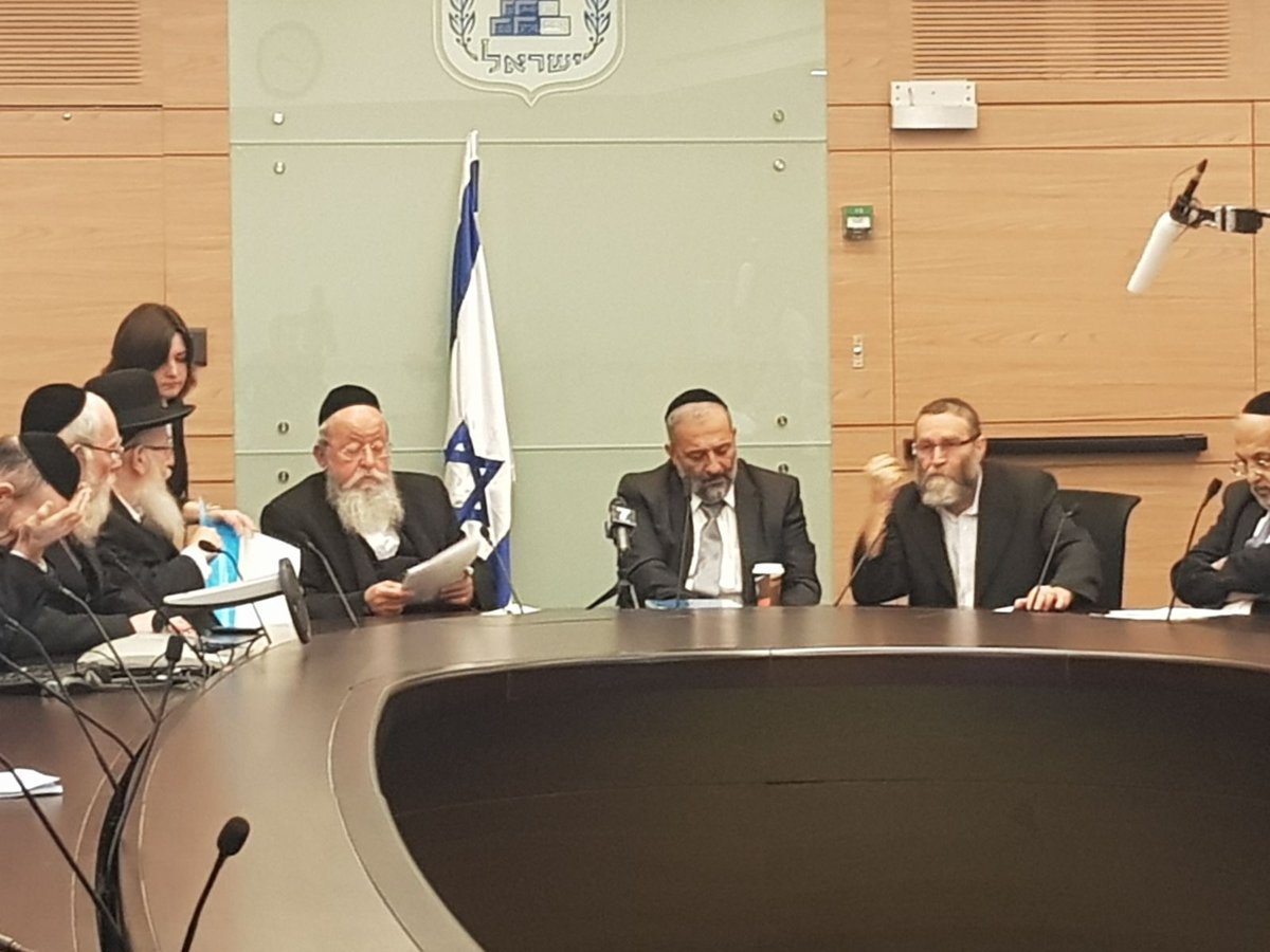 החרדים התכנסו נגד בג"ץ: "השופטים הקדיחו את תבשילם'"