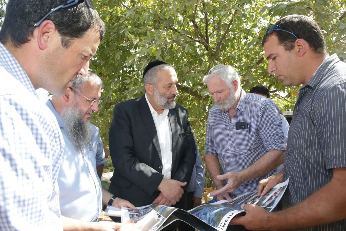 "גיבורי החיל"; אריה דרעי ערך סיור בחברון