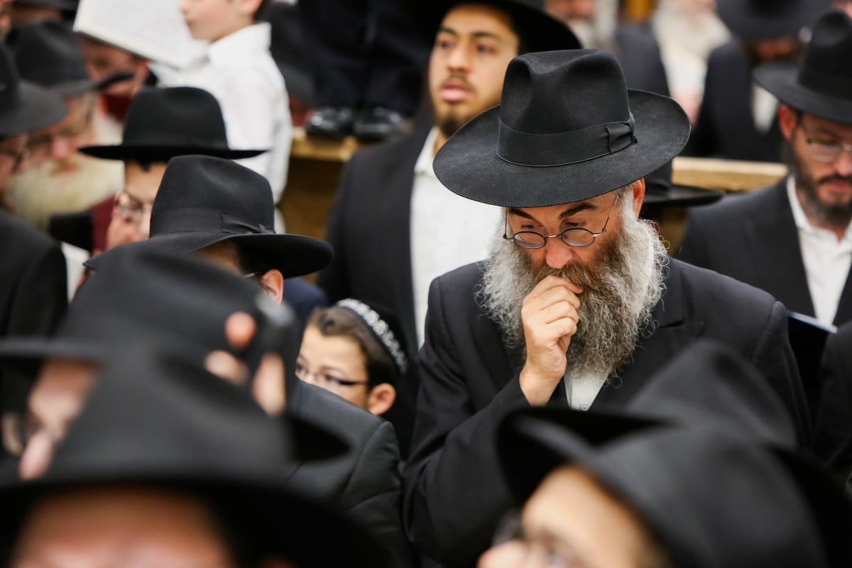 אלפים בסליחות במרכז חב"ד העולמי • צפו