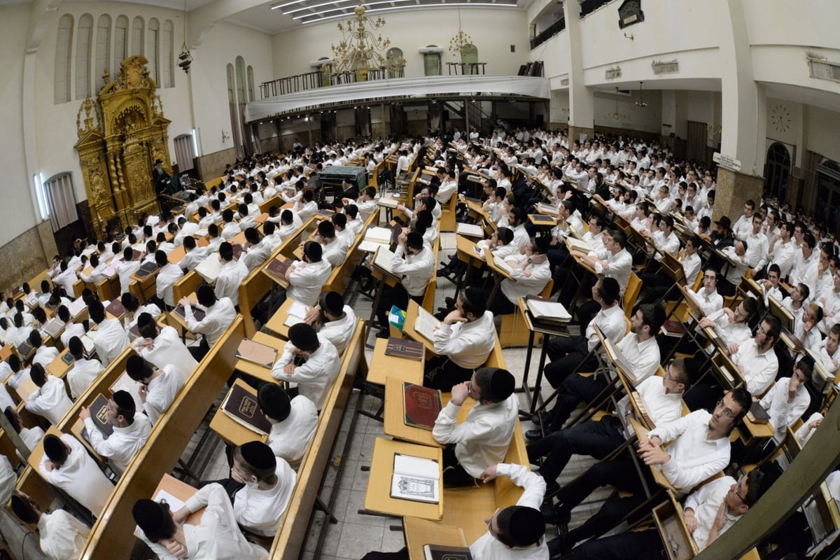 פוניבז' ספדה למשגיח הישיבה זצ"ל • תיעוד